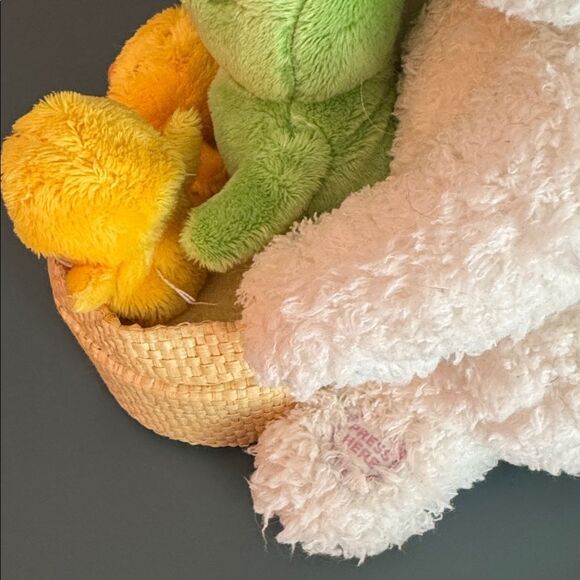 HALLMARK Spring Quartet "At The Hop" Singing Easter Bunny *NEW* - Picture 6 of 7